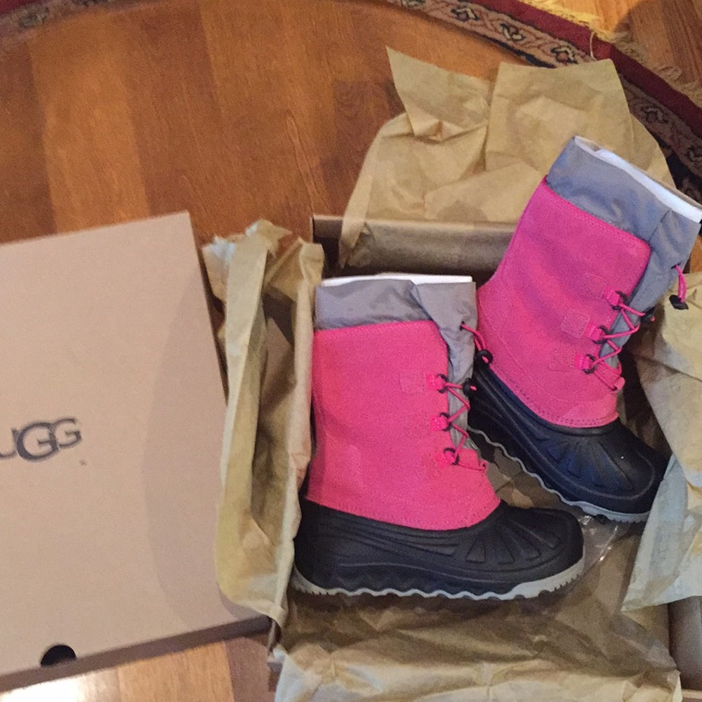 UGG girl’s waterproof snow boots